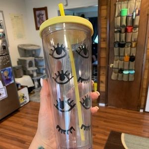 Starbucks eyes tumbler